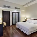 Отель Sercotel Puerta De La Catedral