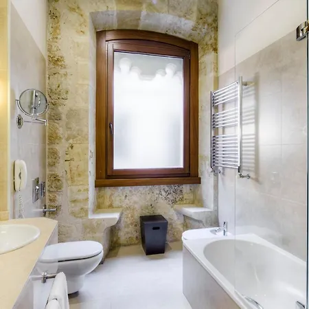 Готель Sercotel Puerta De La Catedral