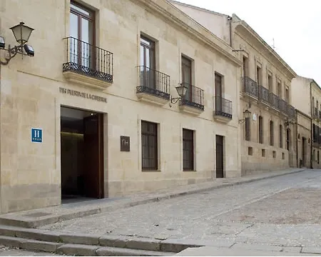 Готель Sercotel Puerta De La Catedral Саламанка