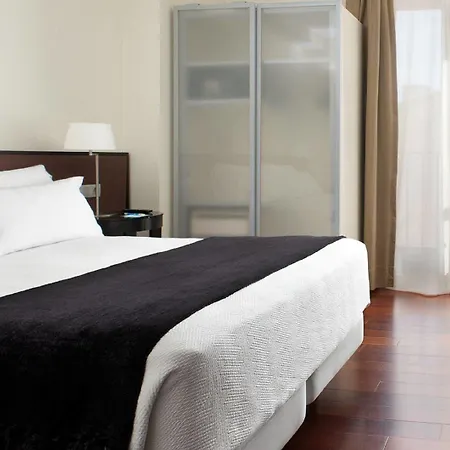 Готель Sercotel Puerta De La Catedral